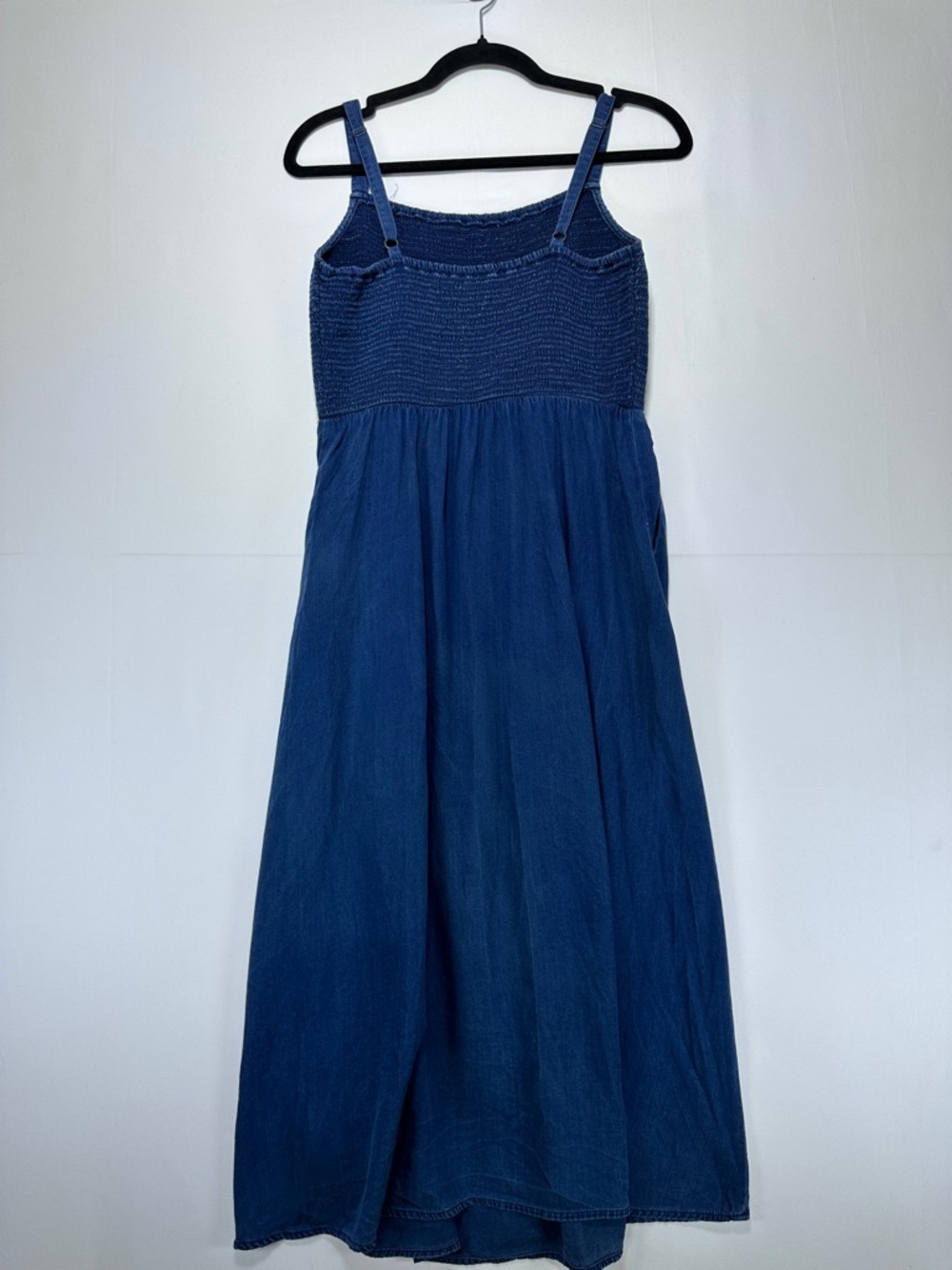 Old Navy Chambray Midi Smocked Bodice Sundress Lyocell Country Concert Size S - Picture 7 of 7